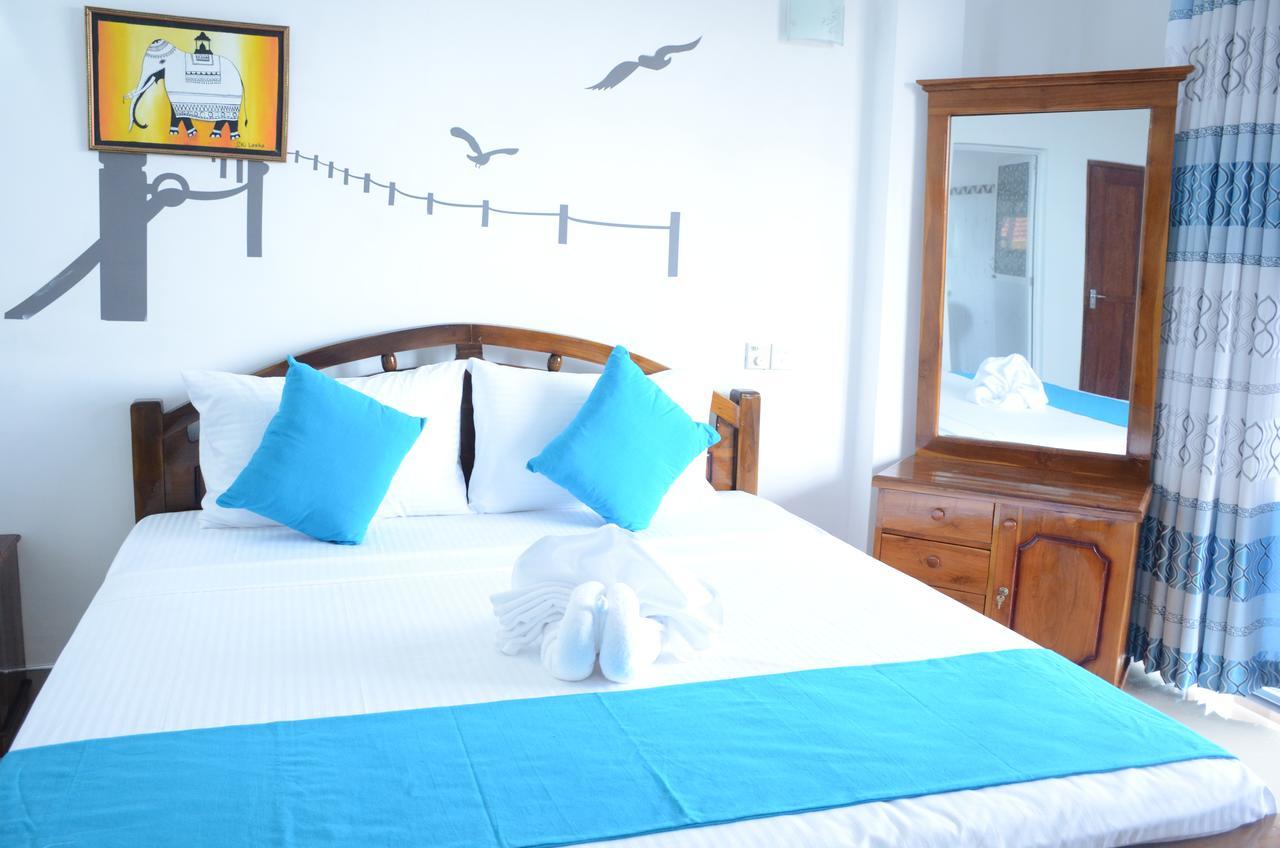 Yoho Beach Glory Hotel Негомбо Екстер'єр фото