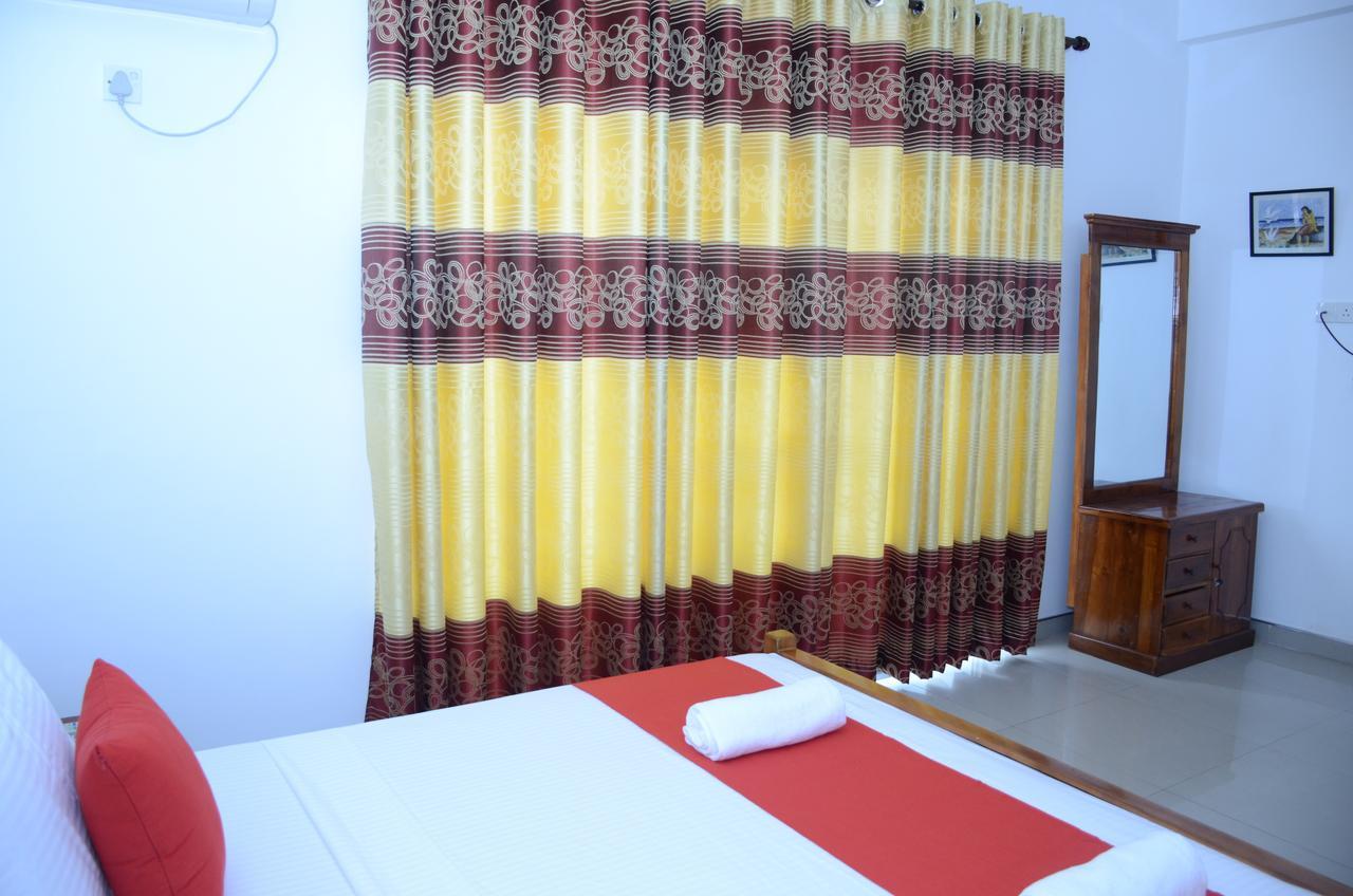 Yoho Beach Glory Hotel Негомбо Екстер'єр фото