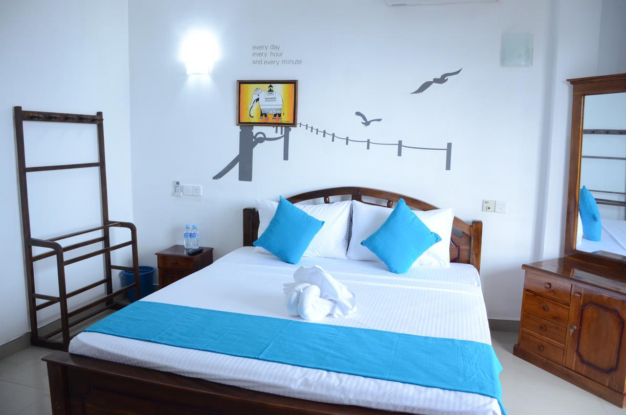 Yoho Beach Glory Hotel Негомбо Екстер'єр фото